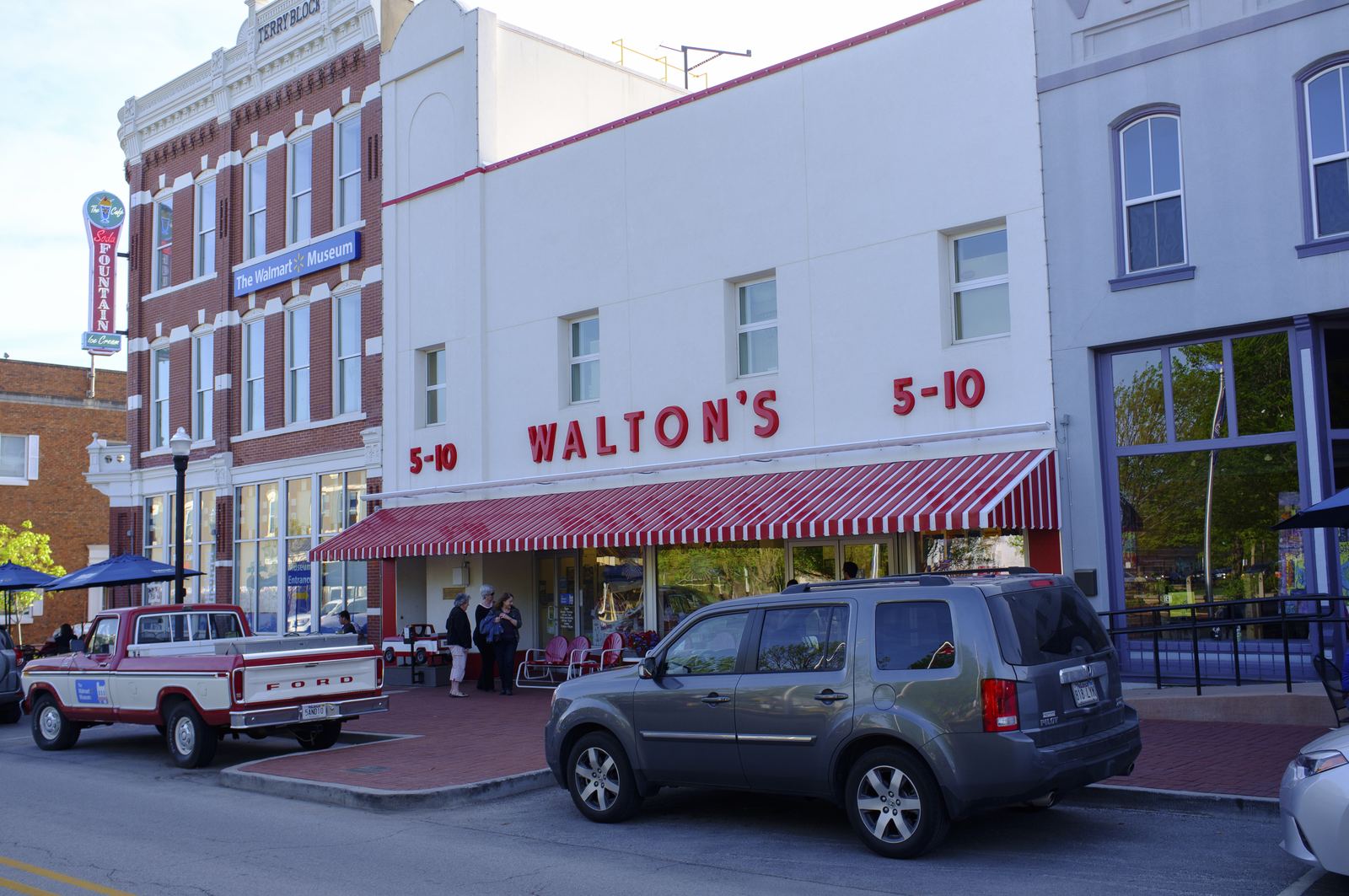 Storefront of Walton's 5-10 on the town square in Bentonville, Arkansas, now part of the Walmart Museum